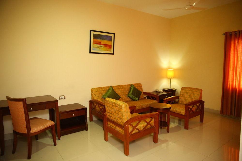 Oyo Townhouse 9 Hitech City Hyderabad Exteriör bild