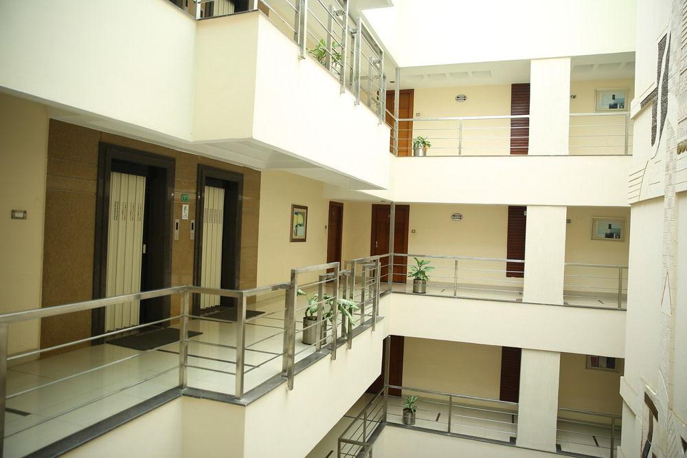 Oyo Townhouse 9 Hitech City Hyderabad Exteriör bild