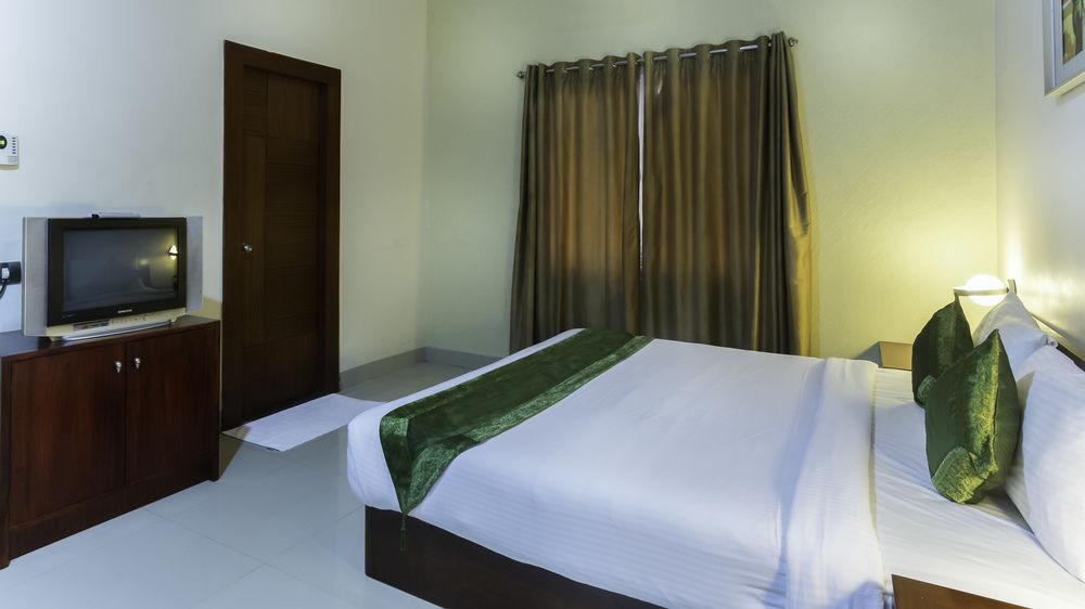Oyo Townhouse 9 Hitech City Hyderabad Exteriör bild