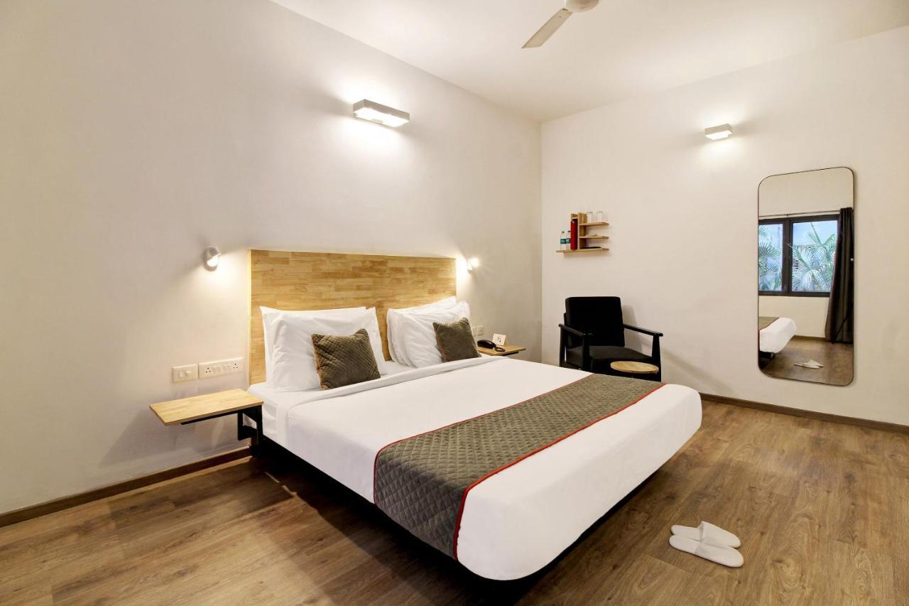Oyo Townhouse 9 Hitech City Hyderabad Exteriör bild