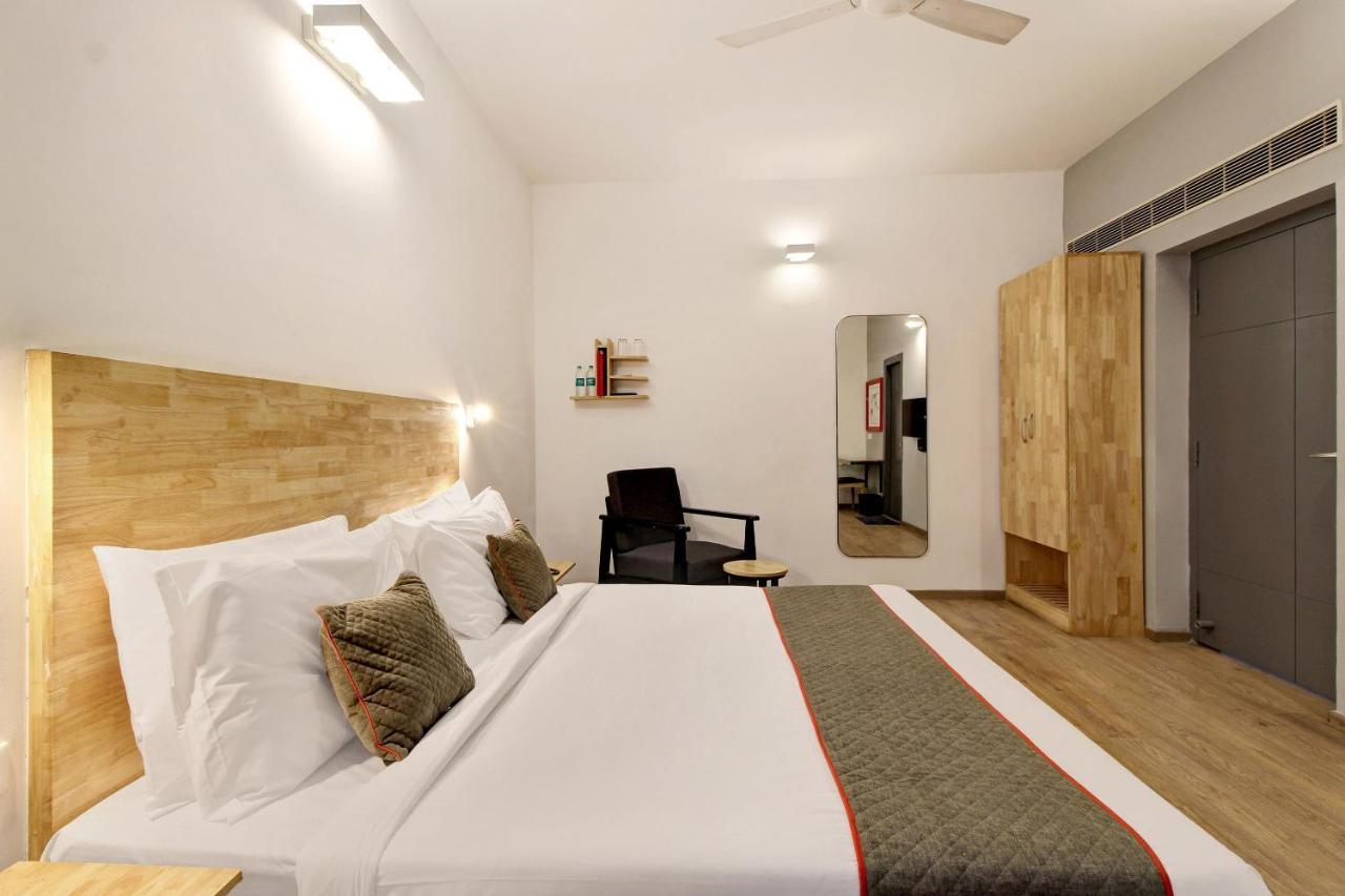 Oyo Townhouse 9 Hitech City Hyderabad Exteriör bild