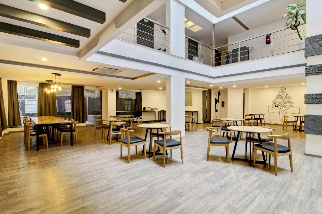 Oyo Townhouse 9 Hitech City Hyderabad Exteriör bild