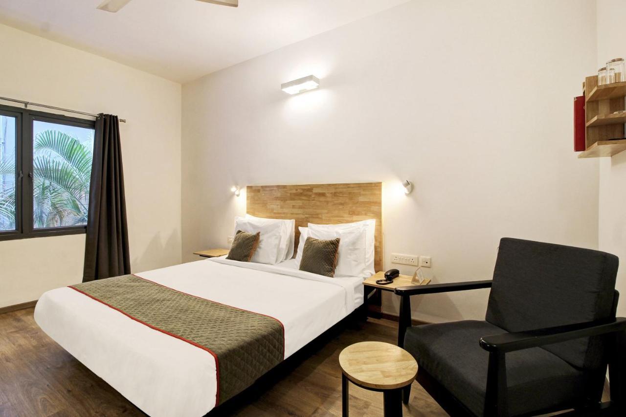 Oyo Townhouse 9 Hitech City Hyderabad Exteriör bild