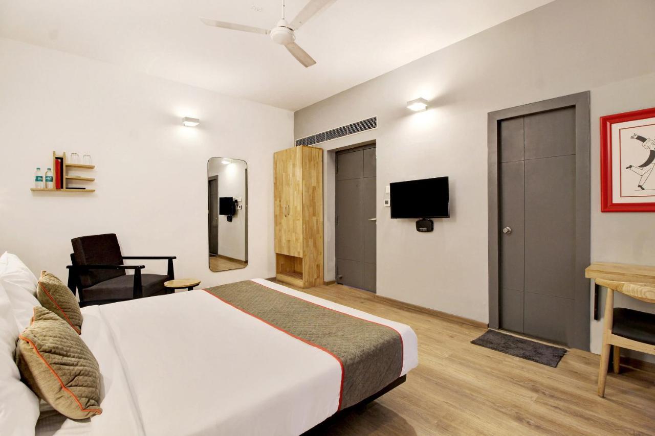 Oyo Townhouse 9 Hitech City Hyderabad Exteriör bild