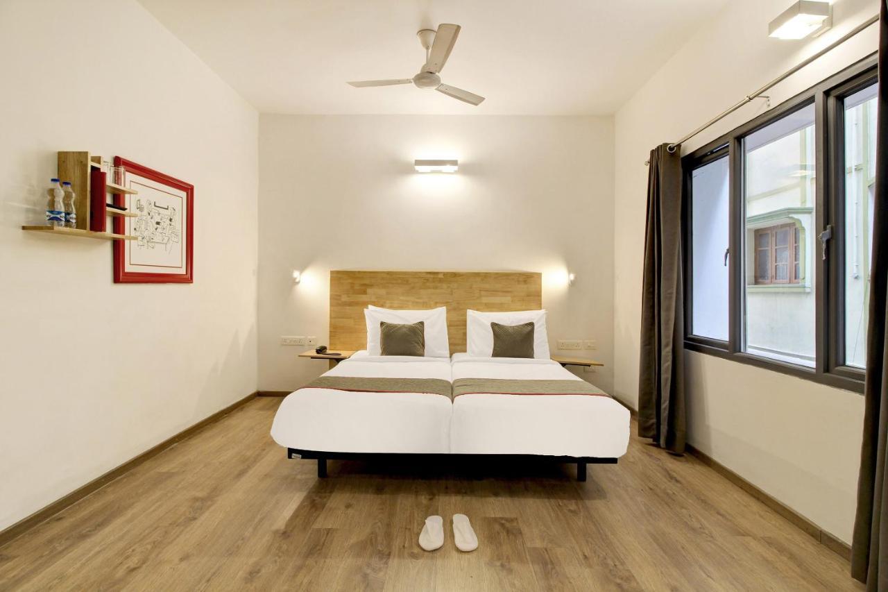 Oyo Townhouse 9 Hitech City Hyderabad Exteriör bild