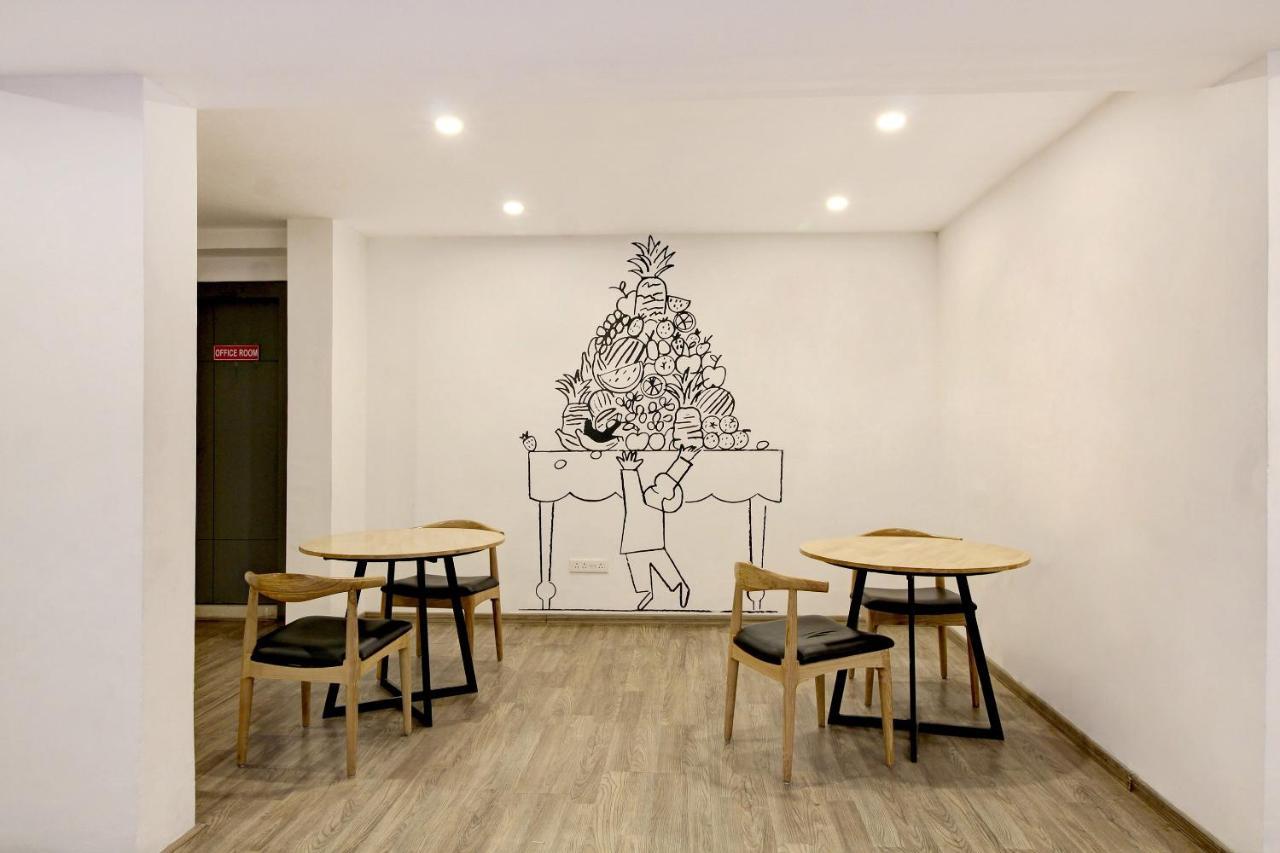 Oyo Townhouse 9 Hitech City Hyderabad Exteriör bild