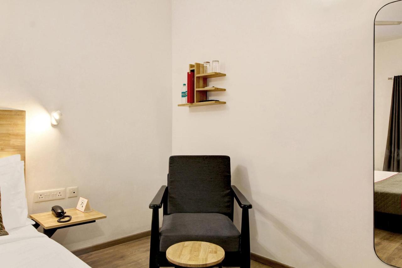 Oyo Townhouse 9 Hitech City Hyderabad Exteriör bild