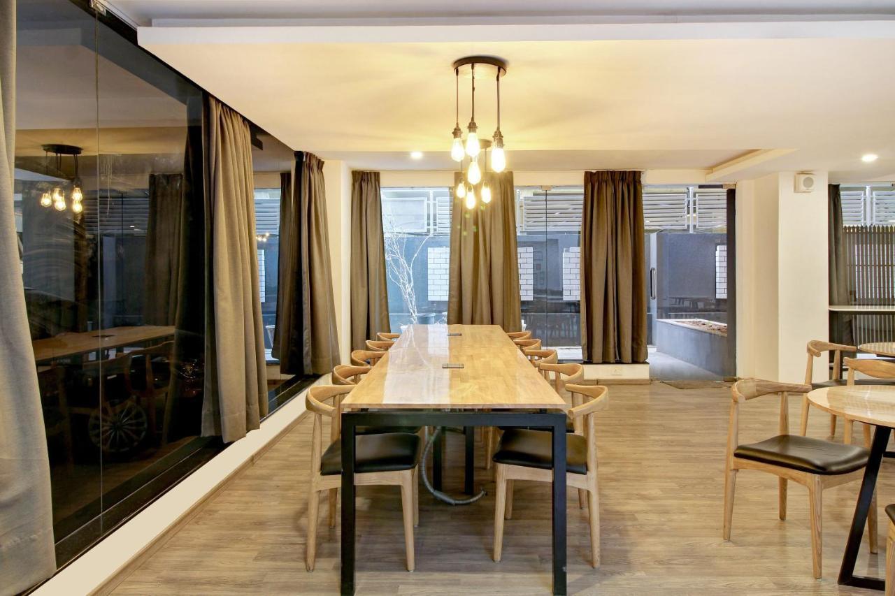 Oyo Townhouse 9 Hitech City Hyderabad Exteriör bild