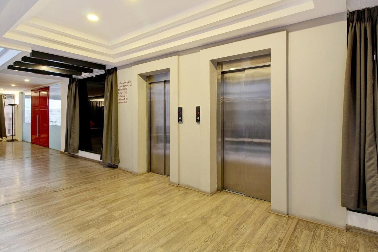 Oyo Townhouse 9 Hitech City Hyderabad Exteriör bild