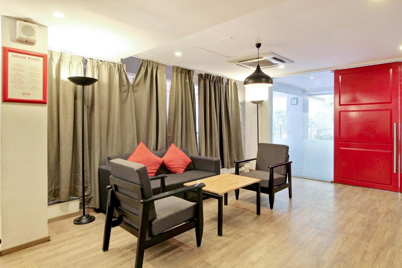 Oyo Townhouse 9 Hitech City Hyderabad Exteriör bild