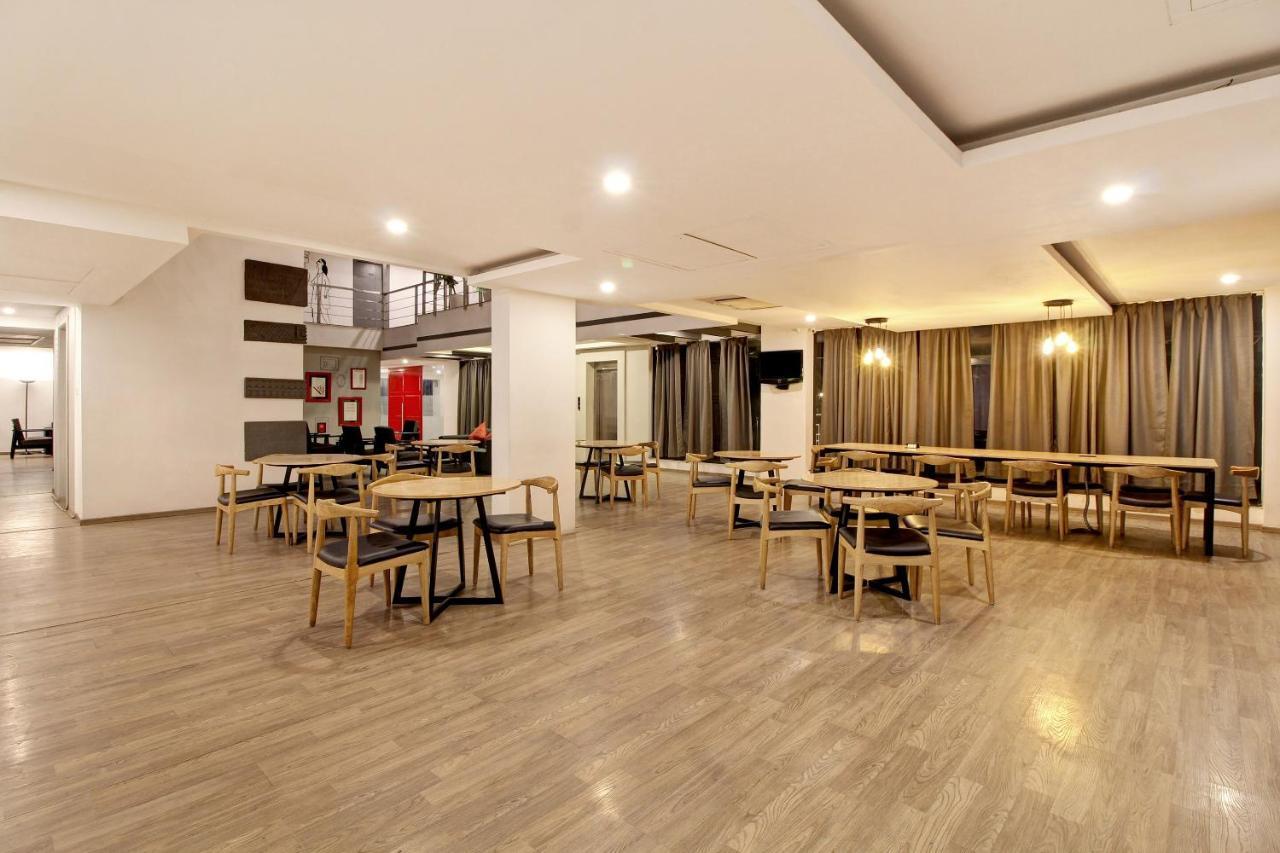 Oyo Townhouse 9 Hitech City Hyderabad Exteriör bild