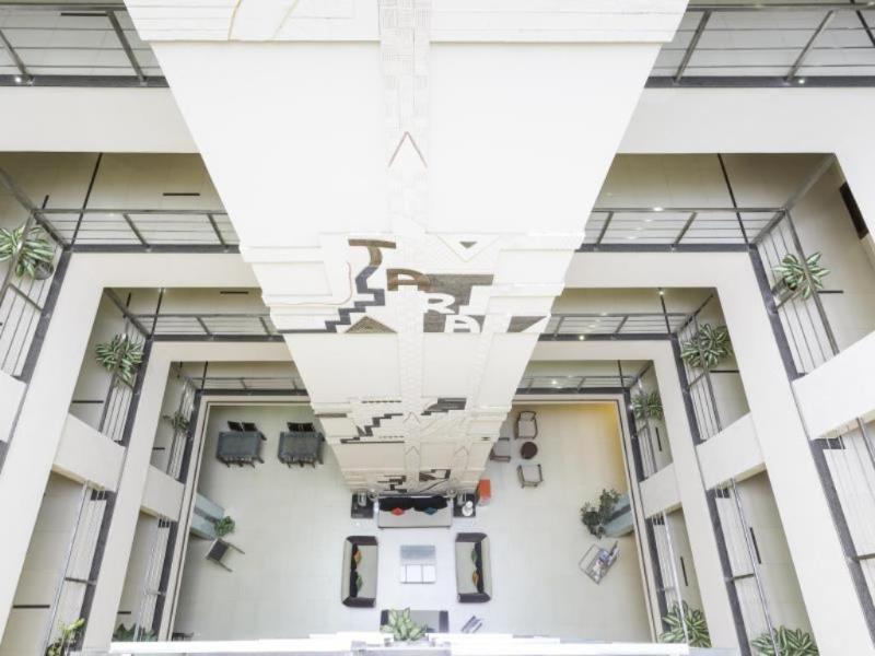 Oyo Townhouse 9 Hitech City Hyderabad Exteriör bild