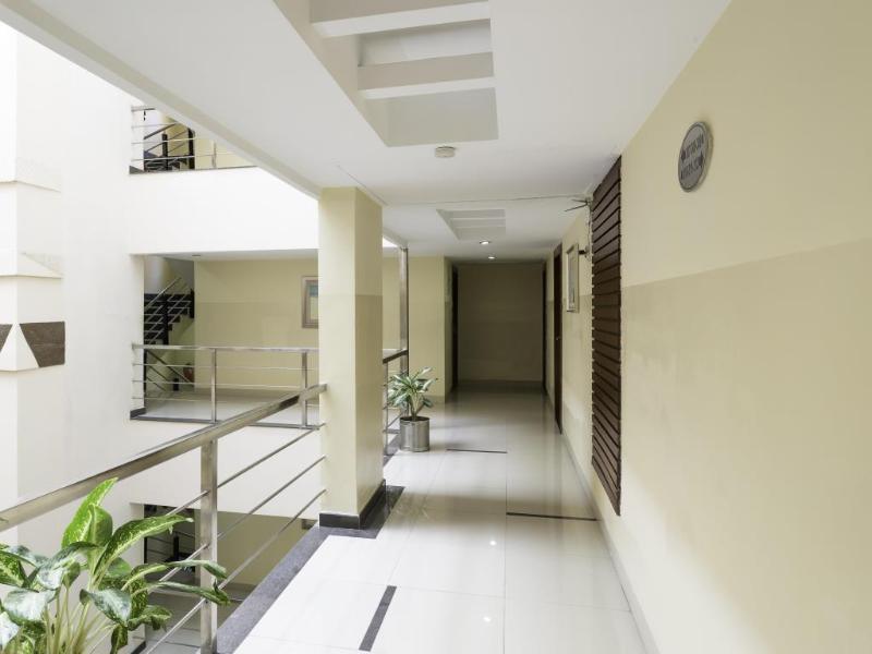 Oyo Townhouse 9 Hitech City Hyderabad Exteriör bild
