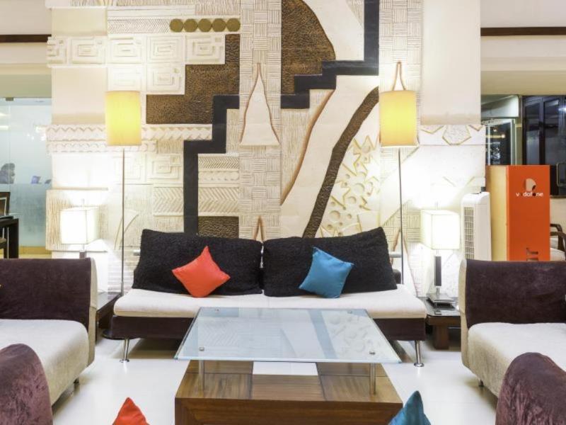 Oyo Townhouse 9 Hitech City Hyderabad Exteriör bild